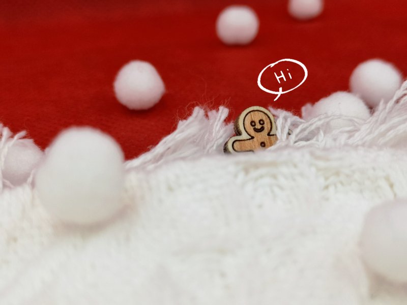 Gingerbread Man Christmas Stud Earrings - Clip-On Exchange Gift - ต่างหู - ไม้ สีนำ้ตาล