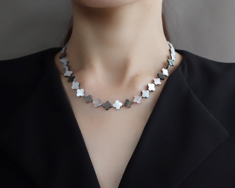 Black shell contrast necklace