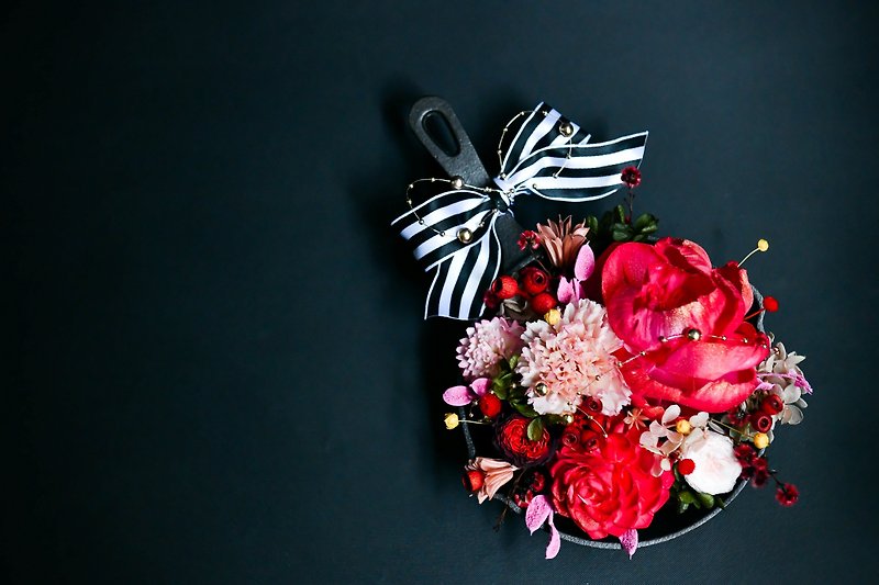 母親節花朵鑄鐵鍋掛飾│Iron Pan With Preserved Flowers - 牆貼/牆身裝飾 - 植物．花 