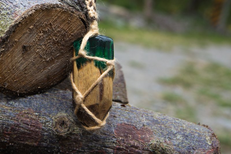 手作りの秘密の木のネックレス木と樹脂とロープ - ネックレス - 木製 グリーン