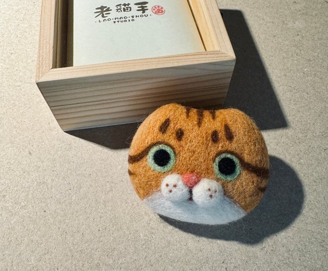 小さなひげを生やした猫のマグネット手作り羊毛フェルト冷蔵庫用マグネット - ショップ laomaoshou マグネット - Pinkoi