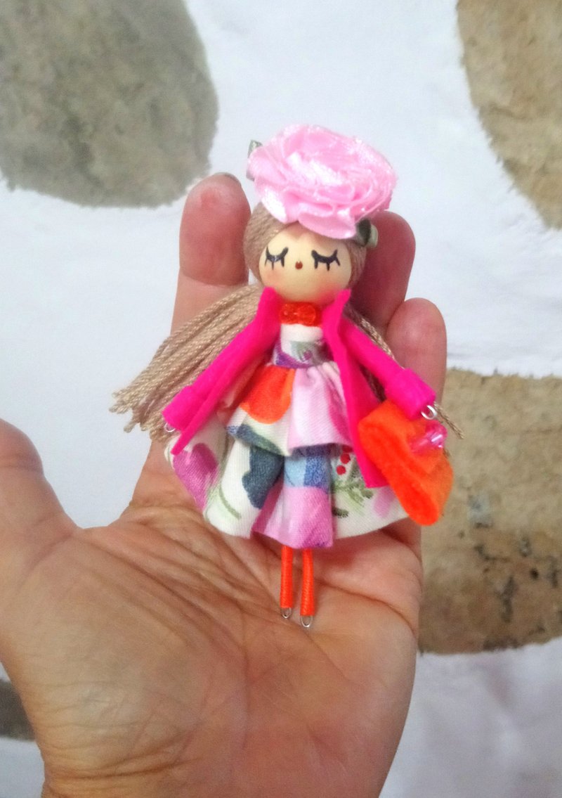 Brooch doll - 胸針 - 木頭 粉紅色