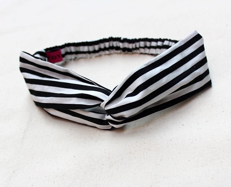 [Spot] hand made with black and white striped Fa - Hair Accessories - Cotton & Hemp Black