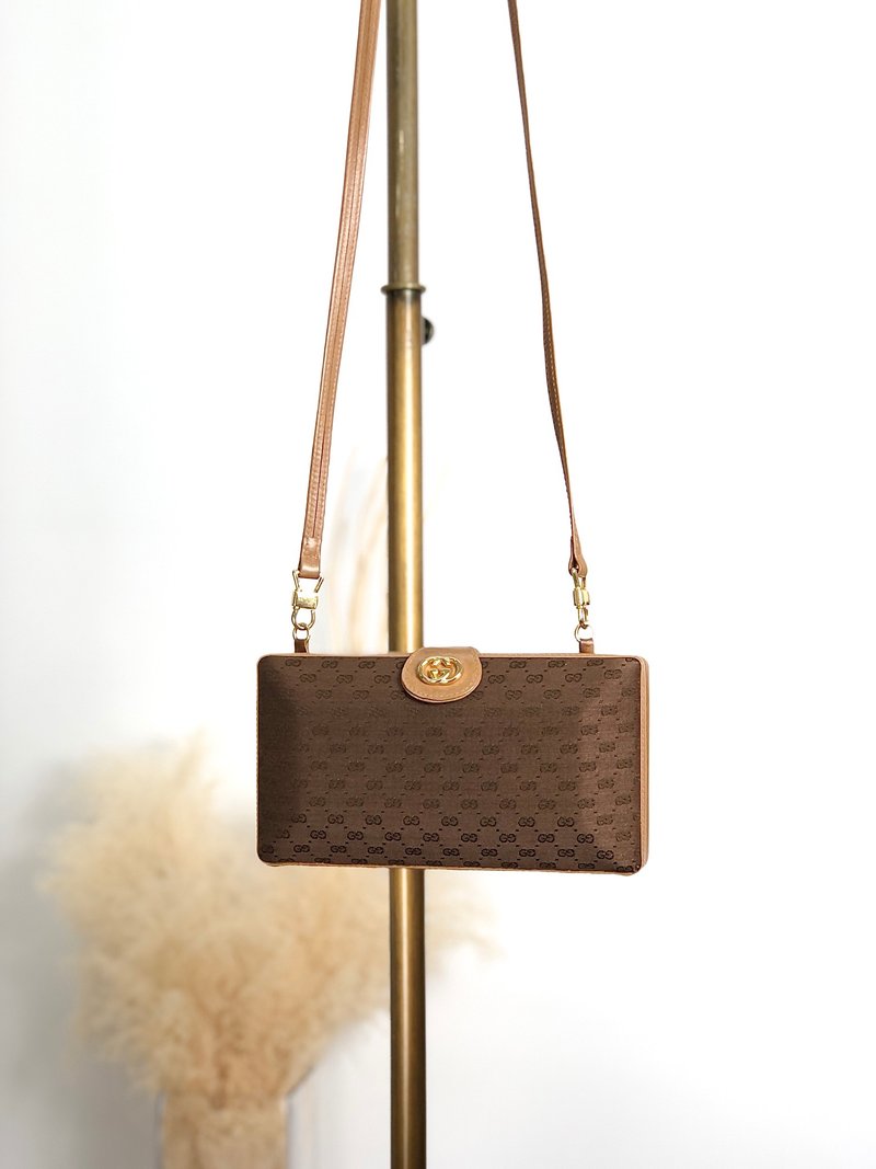 【 日本直送　名牌中古包 】GUCCI グッチ GG ショルダーバッグ ブラウン ロゴ金具 レザー ミニショルダーバッグ vintage オールド xfb6jw - 側背包/斜背包 - 真皮 咖啡色