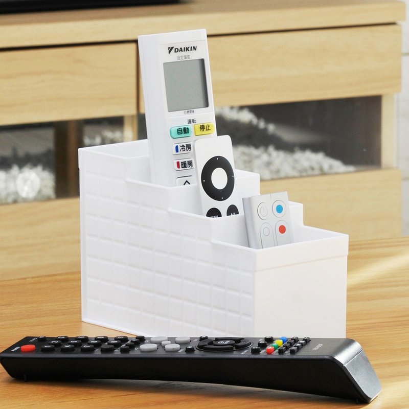 Japan INOMATA Japanese-made living room table remote control small items 4-compartment trapezoidal storage box - กล่องเก็บของ - พลาสติก หลากหลายสี