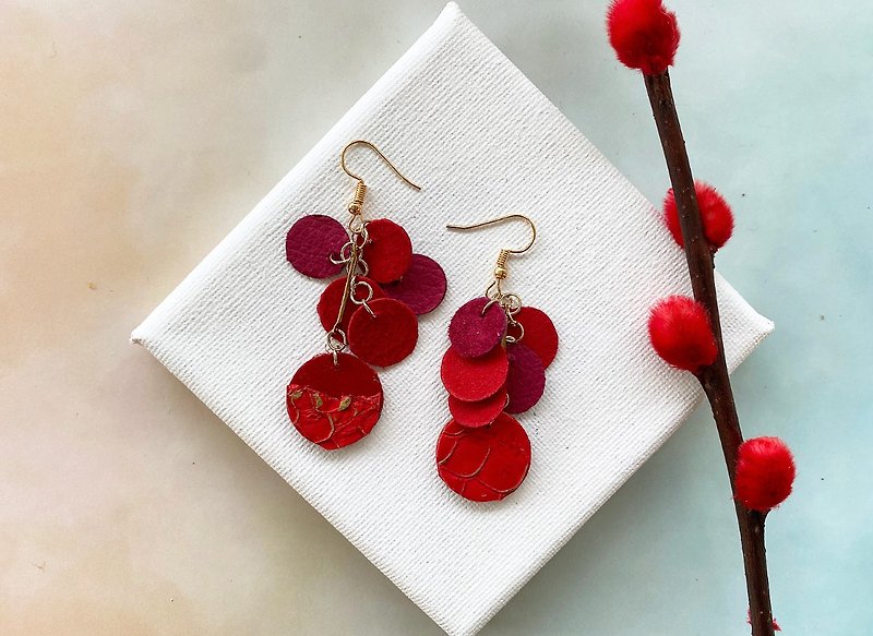 Blessing good luck Japan gold foil bubble carp earrings - Earrings & Clip-ons - Genuine Leather Red