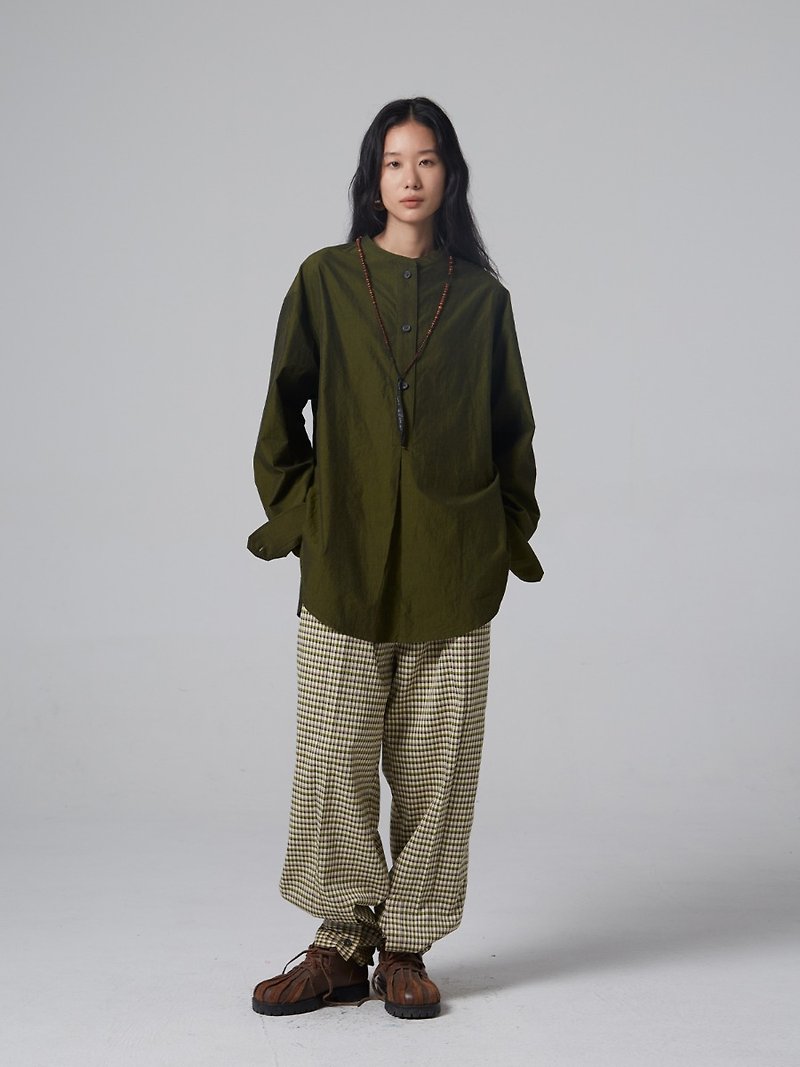 Arc and Arc Shirt A dull agate in the dark - เสื้อเชิ้ตผู้หญิง - ผ้าฝ้าย/ผ้าลินิน สีเขียว