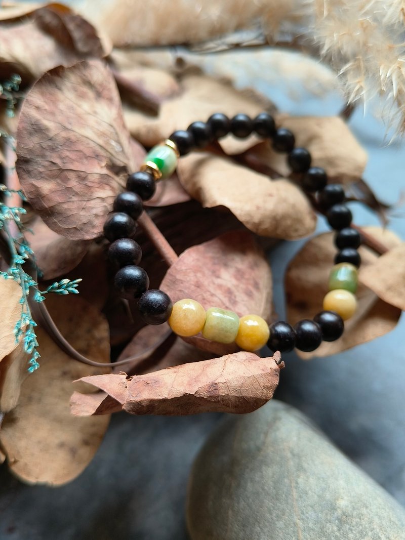 Natural Burmese Royal Green Barrel Beads Yellow Jade Beads Ebony Beads Bracelet - สร้อยข้อมือ - เครื่องเพชรพลอย สีเขียว