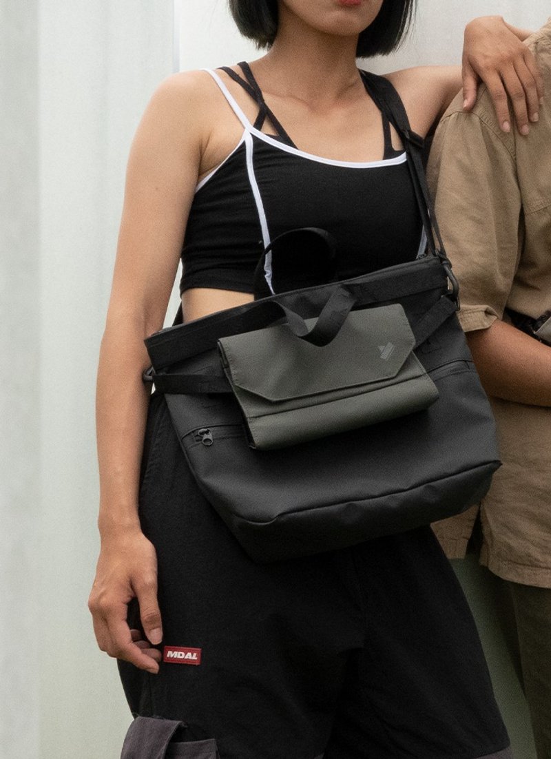Super core diagonal back / side back / back three-purpose combination-fog black (large) + color optional (small) - กระเป๋าถือ - วัสดุกันนำ้ สีดำ