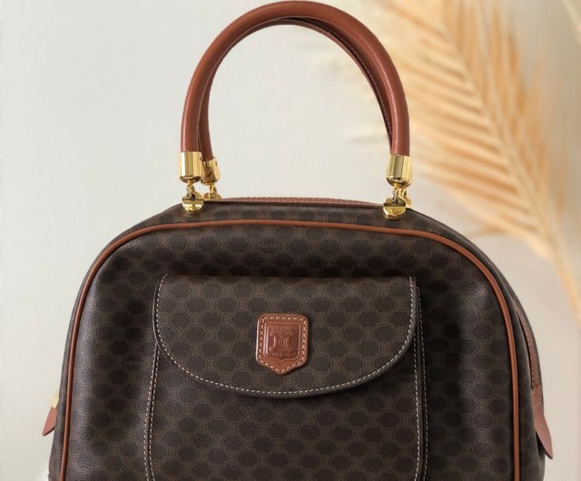 日本直送 名牌中古包 】CELINE セリーヌ マカダム ブラゾン レザー ハーフムーン ハンドバッグ ブラウン vintage abym72 -  ショップ VintageShop solo トートバッグ・ハンドバッグ - Pinkoi