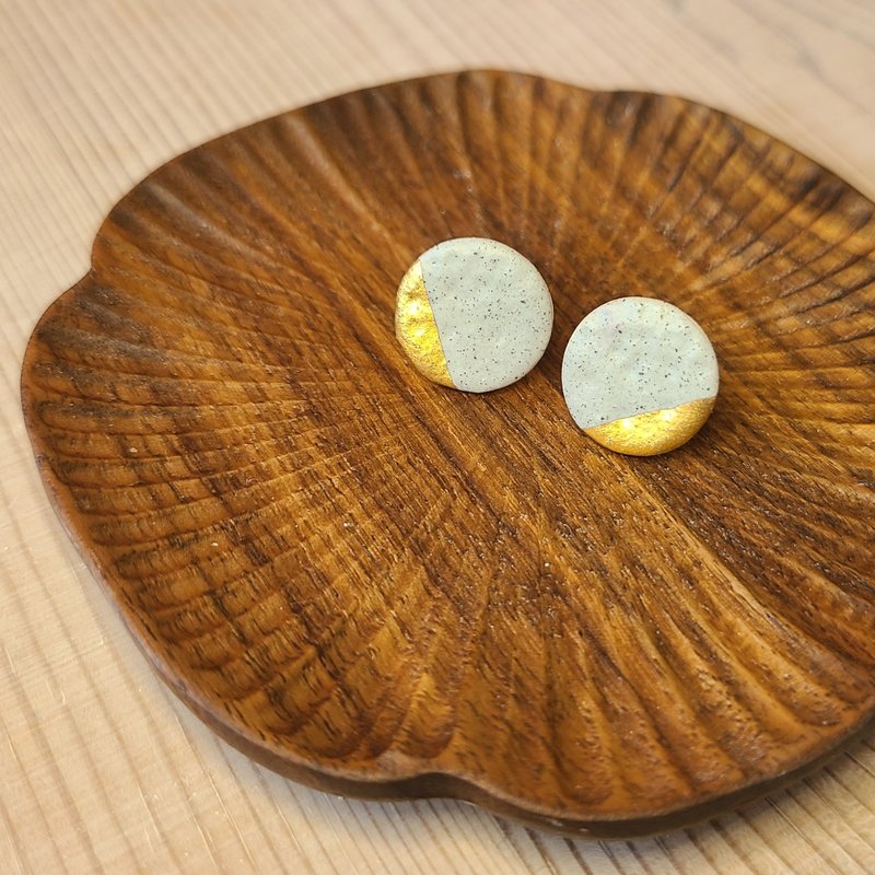 24K純鎏金瓦灰色釉彩耳環 (大圓形) - 耳環/耳夾/耳骨夾 - 瓷 灰色