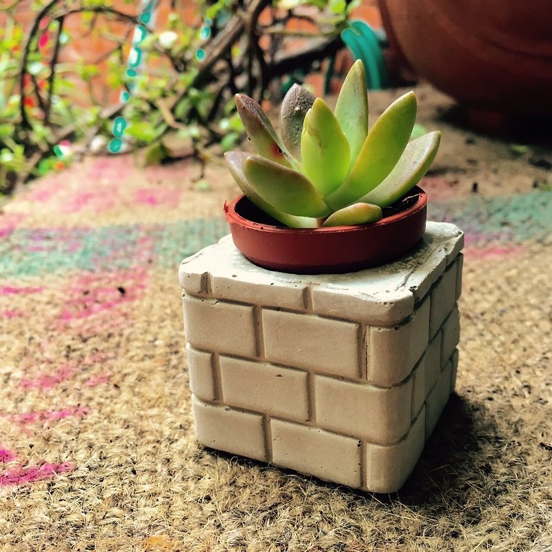 Wall Potential Debut_Magnetic Potted Plant Brick Wall - ตกแต่งต้นไม้ - ปูน สีเทา