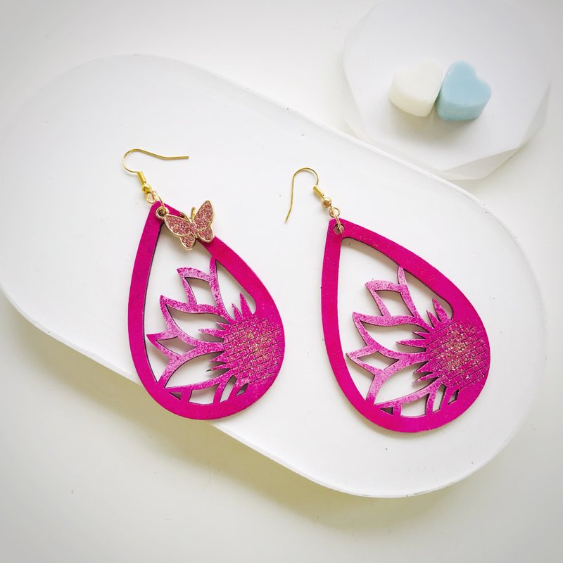 Earrings, Pink Butterfly, Wood, Big Dangle Earrings - 耳環/耳夾/耳骨夾 - 木頭 粉紅色