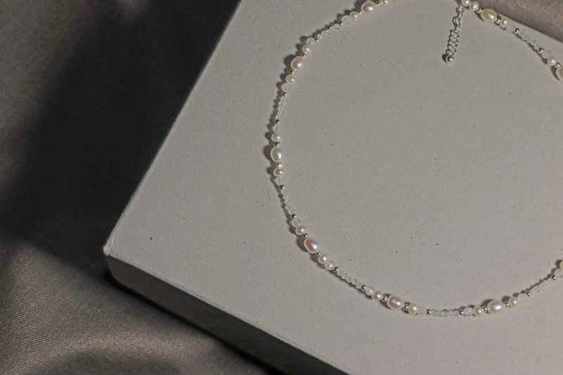 Pearl necklace—Moon I moonstone natural pearl necklace - สร้อยคอ - ไข่มุก สีเงิน