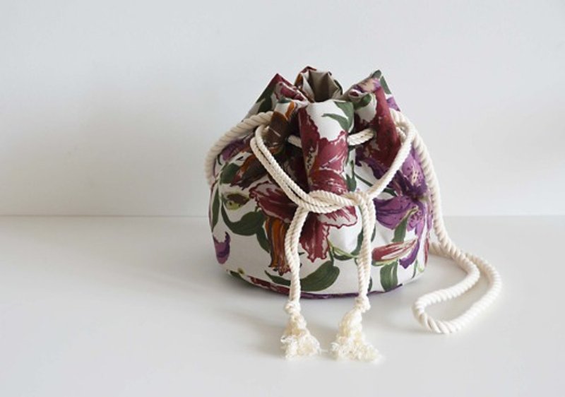 Limited quantity Casablanca 2way shoulder marine bag ice gray x wine red - กระเป๋าแมสเซนเจอร์ - ผ้าฝ้าย/ผ้าลินิน 