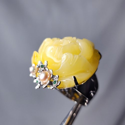 LINFINITY大千設計無限創藝 天然 琥珀 蜜蠟 牡丹 花開富貴 大寶石戒指 內徑17.2mm 單品 禮物