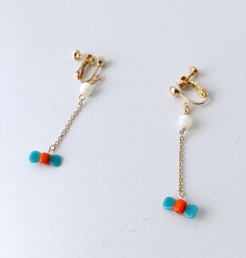 [Healing Kindness UP] Mother of Pearl Ribbon Type Glass Beads Earrings or Piercing 2 - ต่างหู - เครื่องเพชรพลอย ขาว