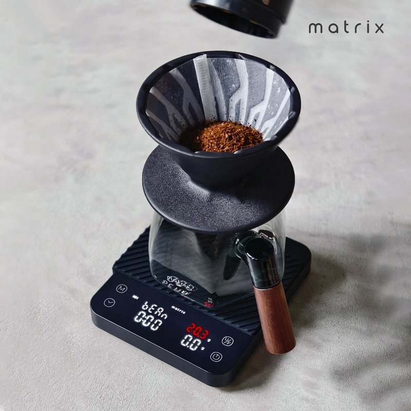【Matrix X HARIO】M2 Pro AI大師 咖啡秤+ 阿爾法錐形凹肋陶瓷 - 咖啡壺/手沖壺 - 矽膠 