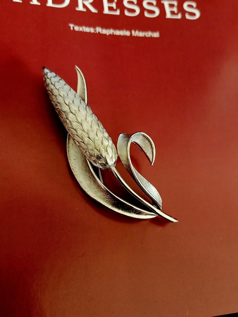 vintage jewelry antique Trifari silver brushed gold wheat ear pin - Brooches - Other Metals 