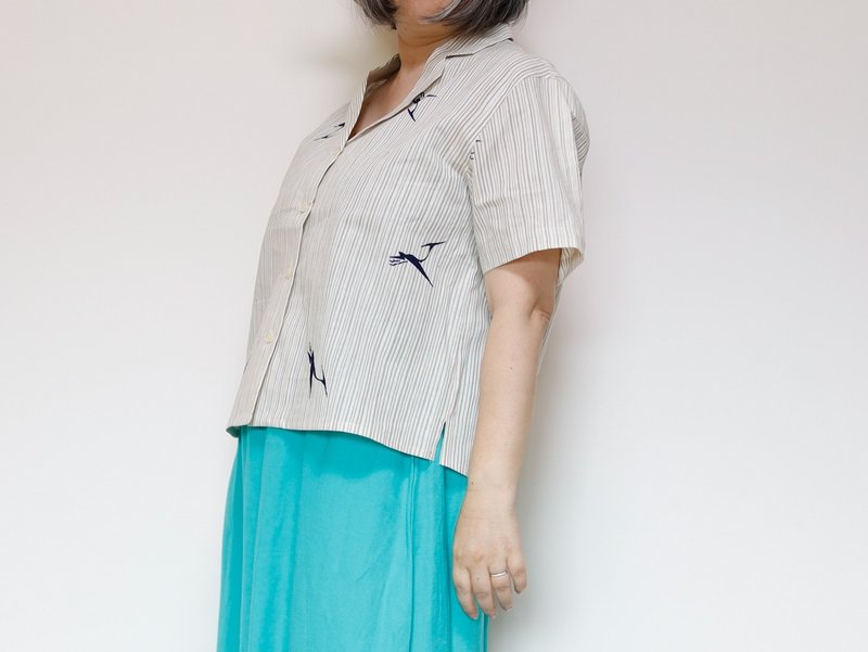 YUKATA ALOHA 浴衣地を使ったアロハシャツ おでかけにも 1枚でキマる個性派デザイン - 女襯衫 - 棉．麻 卡其色
