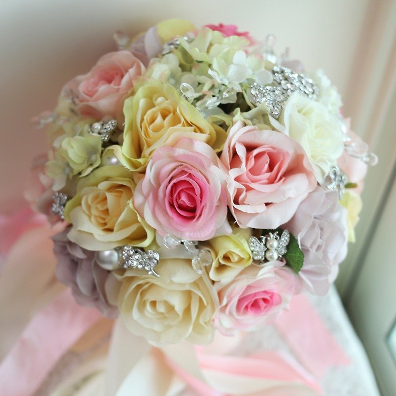 Yingluo Manor**Mark’s Spring/European Bouquet/Imitation Bouquet/Customized Design/Wedding Gift - ช่อดอกไม้แห้ง - เครื่องเพชรพลอย 