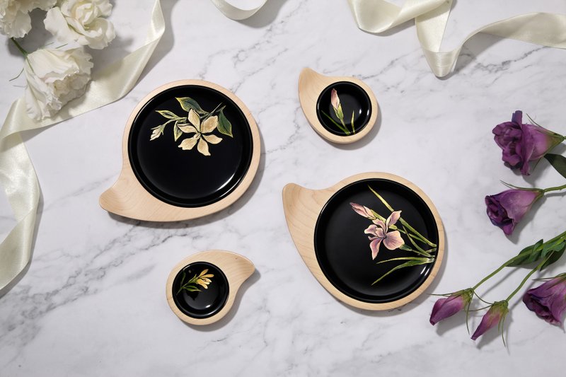 葫蘆漆藝盤 花草系列 - 盤子/餐盤/盤架 - 木頭 金色