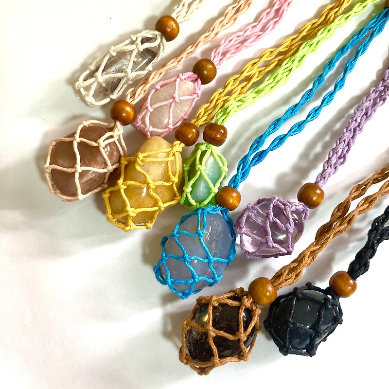 [Hand-woven neck rope] Crystal Stone net pocket can be adjusted to a longer length and can be changed to Stone - Necklaces - Gemstone Multicolor
