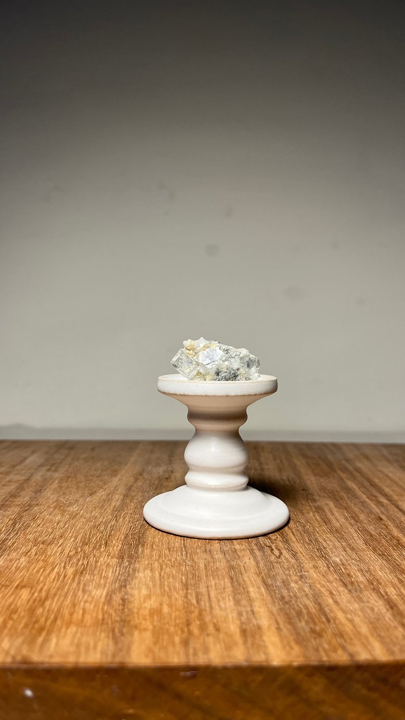 Déjà vu ceramics 陶瓷白色礦石苔球蠟燭展示臺 - 擺飾/家飾品 - 陶 白色