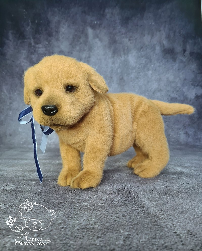 Labrador. Realistic dog. Poseable toy. Plush dog toy. - ตุ๊กตา - วัสดุอื่นๆ สีนำ้ตาล