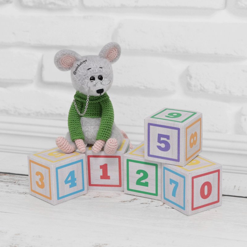 Crochet pattern Mouse ina  sweater, PDF Digital Download, DIY amigurumi toy - 手工藝教學/工具書 - 其他材質 