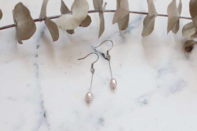 Stainless Steel pink freshwater pearl earrings - ต่างหู - วัสดุอื่นๆ สึชมพู