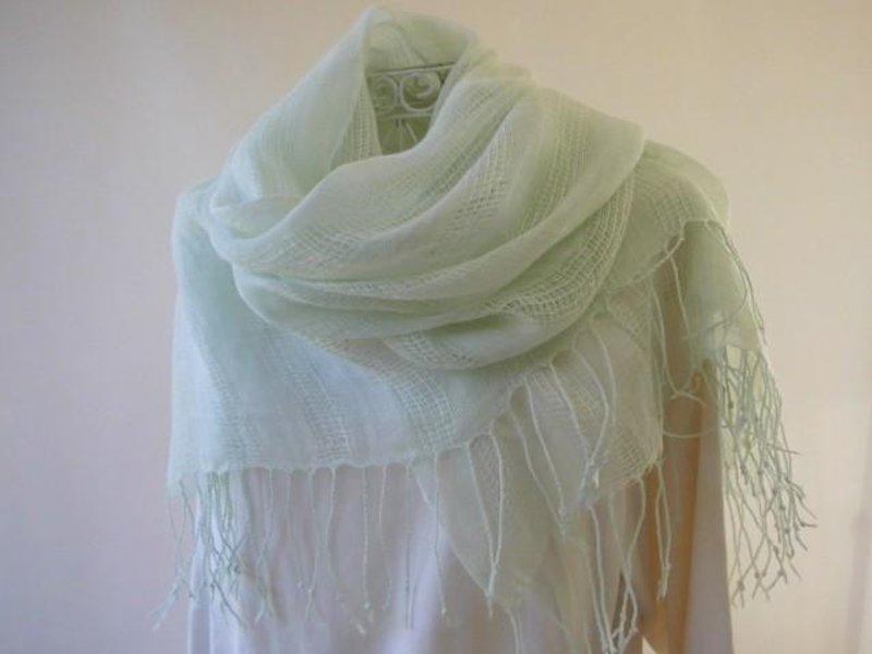 Large format linen (the color of mint tea) knotweed indigo leaves × Sophora Long stall - Scarves - Cotton & Hemp Green