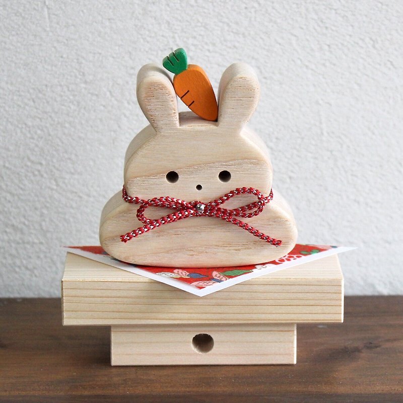 Rabbit wooden zodiac figurine Fukkura-Usagi-Kagamimochi 2023 New Year decoration