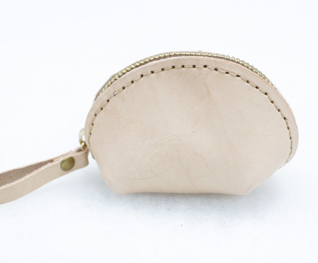 Three dimensional shell coin purse