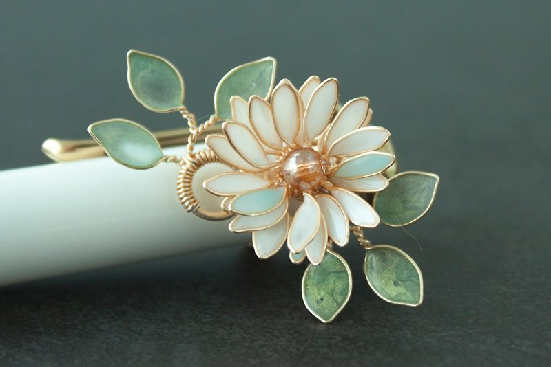 Chrysanthemum, flower decoration for fountain pens, flower pen holder, pencuff - 鋼筆 - 樹脂 白色