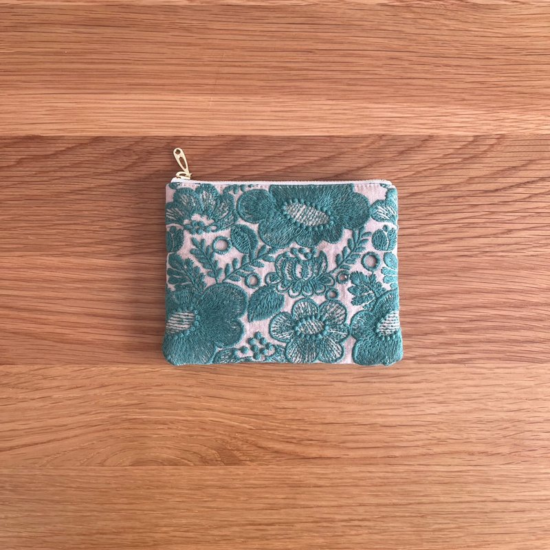 mina perhonen smile flower 迷你收納包 熱門花紋 優雅刺繡收納包 - 化妝袋/收納袋 - 棉．麻 綠色