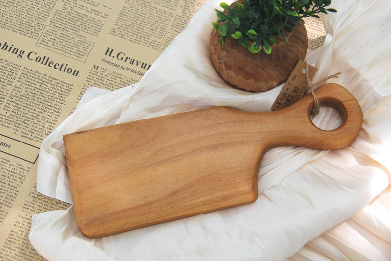 Kauri cutting board | dinner plate | dessert plate | made in Taiwan | handmade - Serving Trays & Cutting Boards - Wood Brown