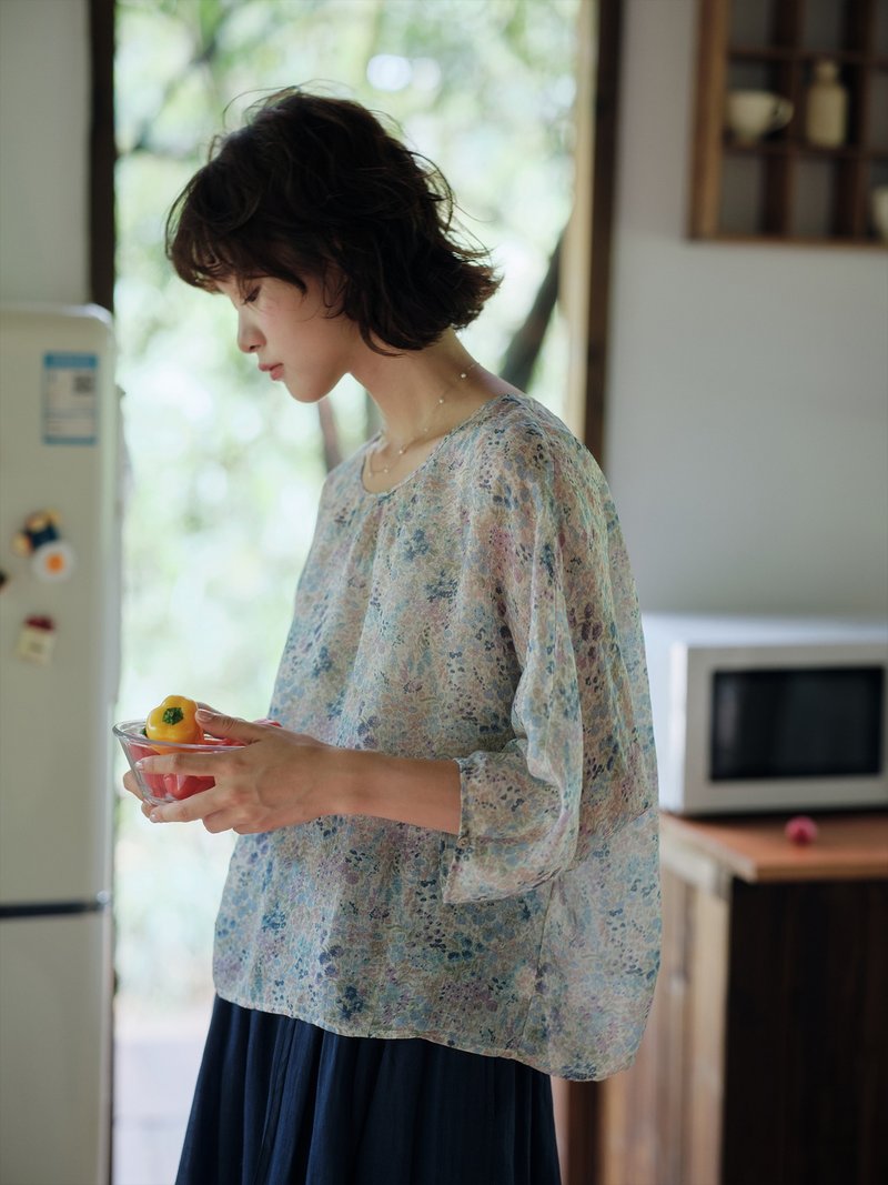 兩色碎花苧麻圓領鬆弛感小衫 - 女襯衫 - 棉．麻 多色