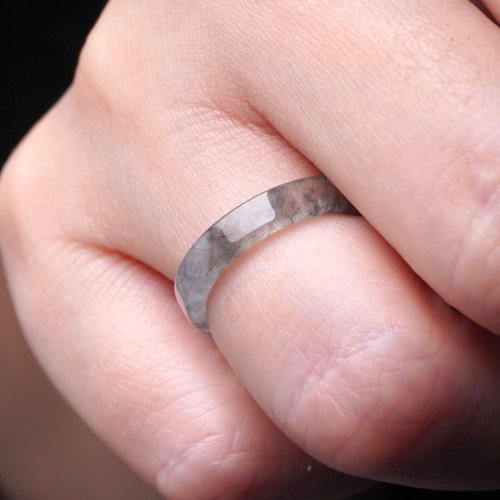 瓔珞珠寶盒 E.L.Jewelry Box 冰飄烏雞翡翠戒指戒圈 | 國際10圍 | 天然緬甸玉翡翠A貨 | 送禮