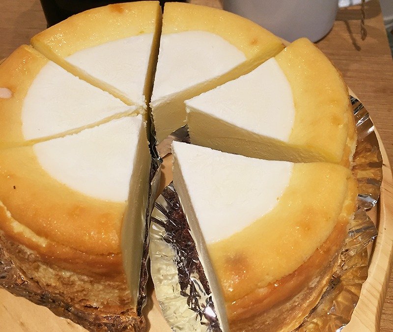 American heavy cheese cake 8吋 - ของคาวและพาย - อาหารสด สีส้ม