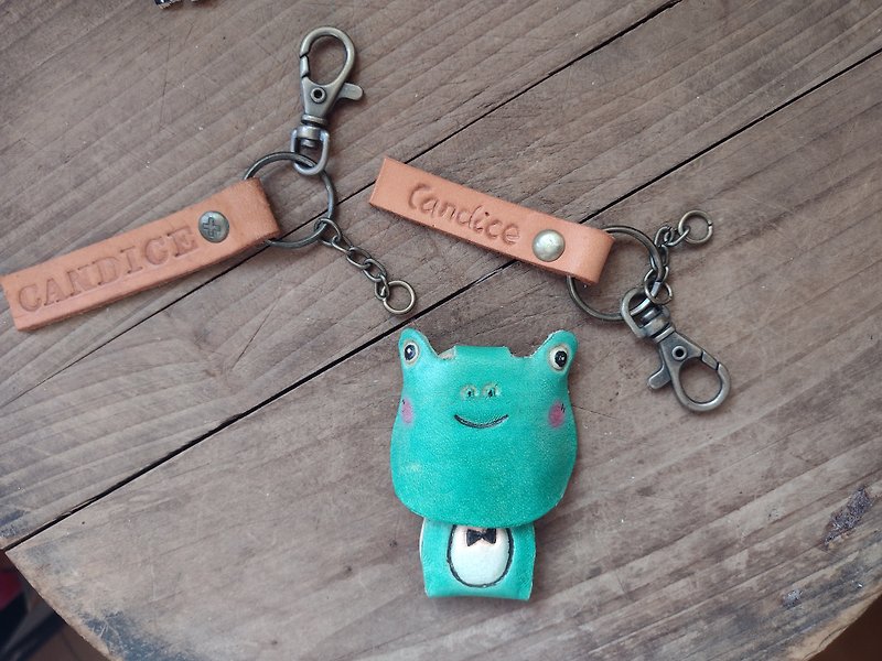 Cute shy little frog pure leather key ring - can be engraved - Keychains - Genuine Leather Green