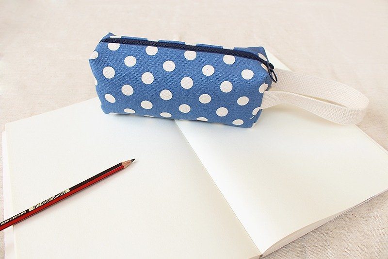 點點手提筆袋/收納袋 萬用袋 鉛筆盒 - 鉛筆盒/筆袋 - 棉．麻 藍色