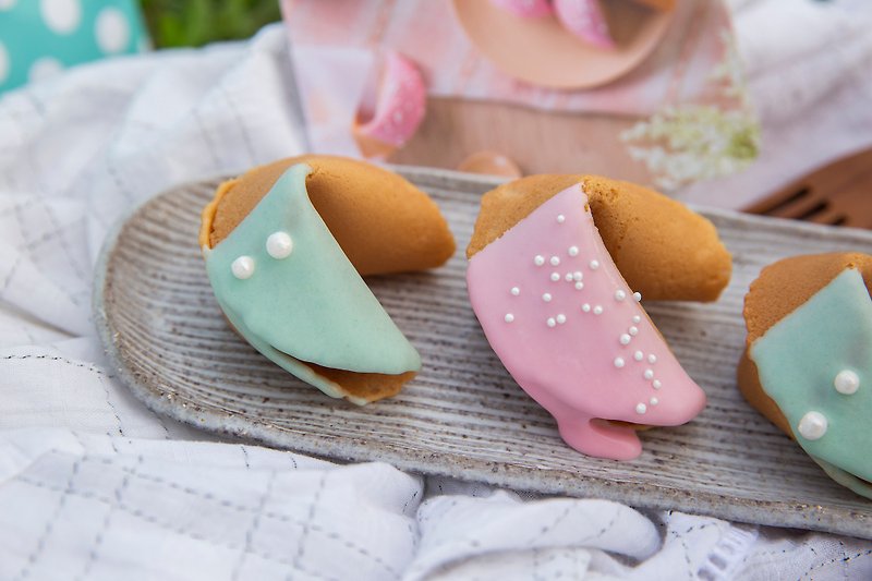 Beautiful wedding small things a sincere fortune cookie - Handmade Cookies - Fresh Ingredients Pink
