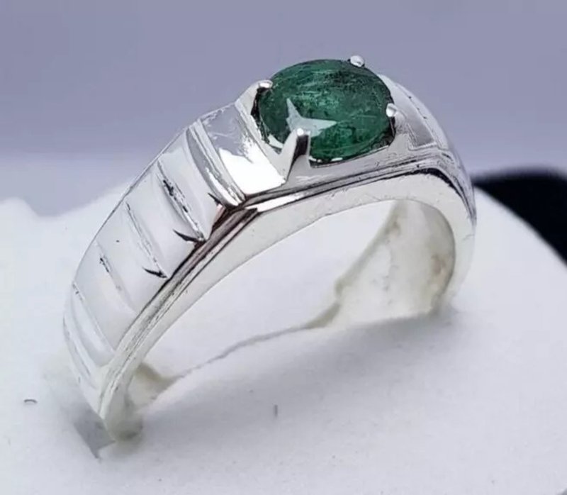 Unheated Untreated Rich Green Emerald Ring Dark Green Emerald Band Emerald Stone - แหวนทั่วไป - เครื่องเพชรพลอย สีเขียว