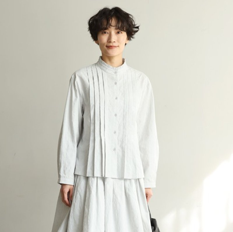 成熟穿搭必備 優雅百褶領襯衫 略帶藍調的亮灰色 240321-4 - 女上衣/長袖上衣 - 棉．麻 