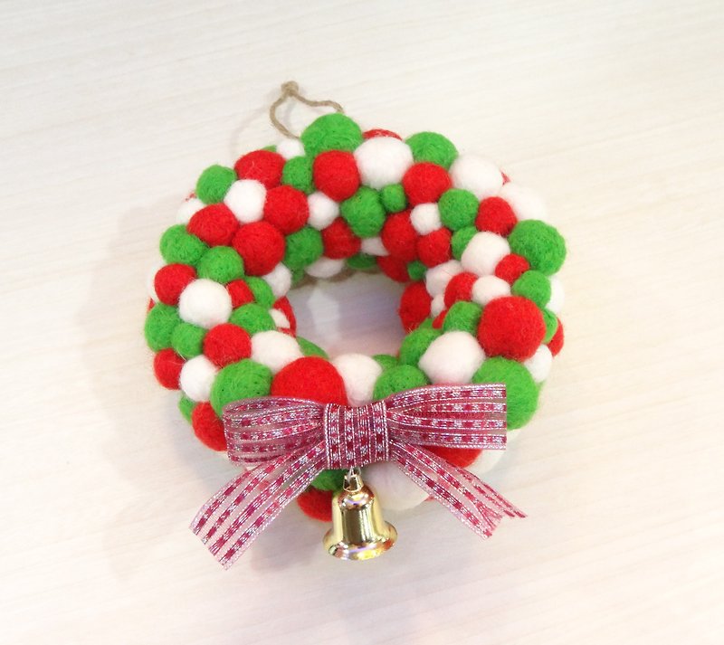球球聖誕花圈- 羊毛氈 擺飾、聖誕交換禮物(可客製化更改顏色) - 裝飾/擺設  - 羊毛 多色