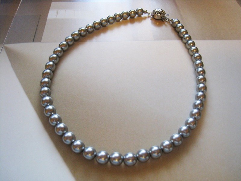Silky Pearl Necklace＜8mm：Gray＞Bridal* - Necklaces - Other Materials Gray