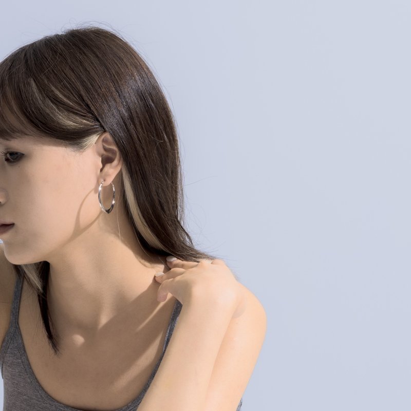 Sense of weight. Large hoop sterling silver earrings face-shaping hoop earrings - ต่างหู - เงินแท้ 