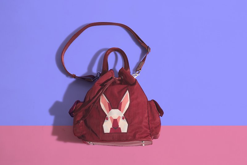 Khieng Atelier Diamond Rabbit Diamond Rabbit Shoulder Bucket Bag - Maple Leaf Red - กระเป๋าแมสเซนเจอร์ - วัสดุอื่นๆ สีแดง