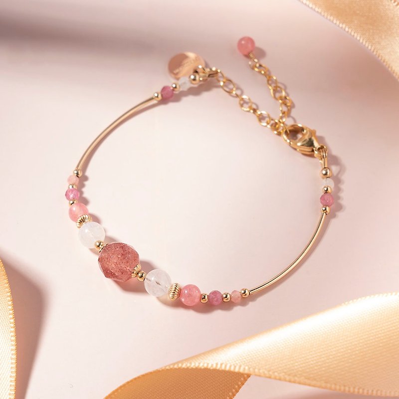Strawberry crystal moonstone Stone 14K gold-filled crystal bracelet gift peach blossom bracelet - สร้อยข้อมือ - คริสตัล สีแดง